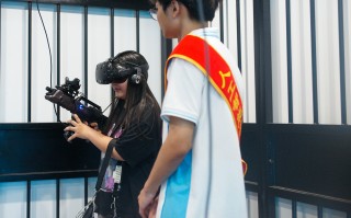 ai场下 你好电竞｜青年极客用AI点亮未来