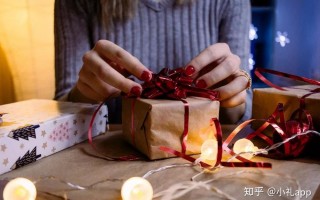 收到礼物短视频制作 🙈手往哪摸呢？马冬梅坐在克莱腿上 兴奋拆着Labubu礼物🎁